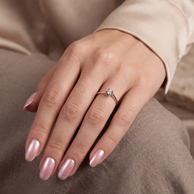 Anel de Ouro Branco modelo Solitário com Diamante de 10 Pts | Joias Vip