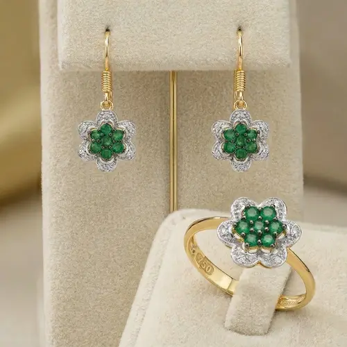 Conjunto de ouro Anel e par de Brincos com Esmeraldas e Diamantes