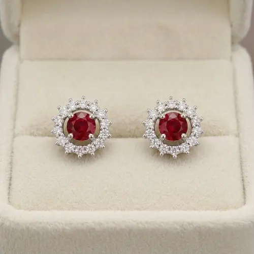 Par de Brincos de Ouro com 24 Diamantes e 30 Pts em Rubis