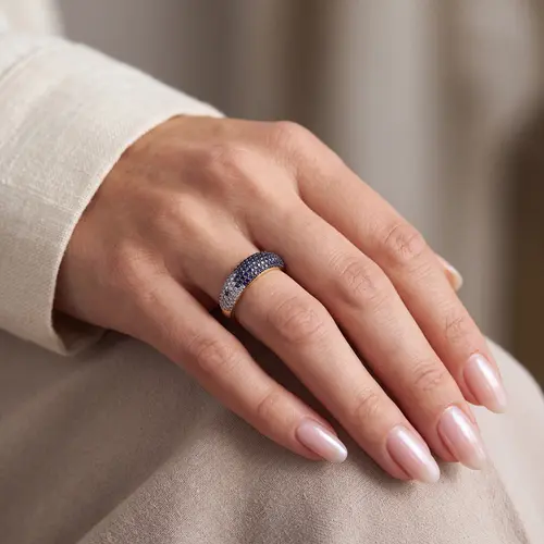 Anel de Ouro modelo Pavê com Diamantes e Safiras em efeito Degradê