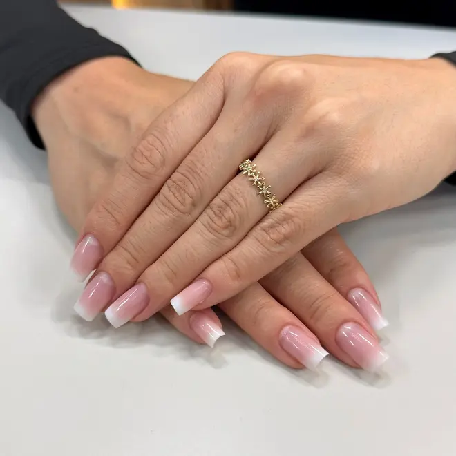 Anel de Ouro modelo Flores com 5 Diamantes