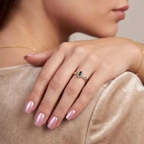 Anel Formatura Feminino, curso adminstração, com Safira, ouro 18K