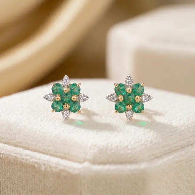 Par de Brincos de Ouro Chuveiro Esmeraldas e Diamantes