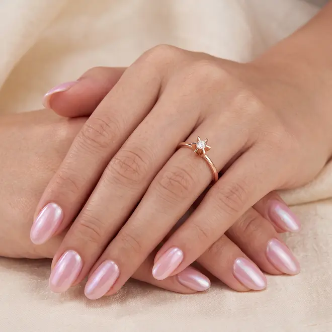 Anel Solitário de Ouro Rose com Diamante de 10 Pts