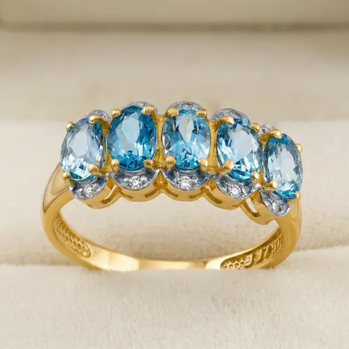 Anel de Ouro com 2,5 Cts em Águas Marinhas e 10 Diamantes