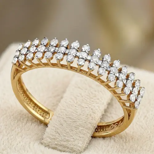 Meia Aliança Tripla de Ouro com 45 Diamantes