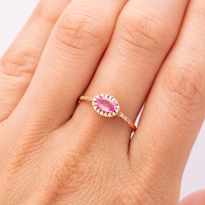 anel-de-ouro-rose-com-diamantes-e-safira-rosa-central