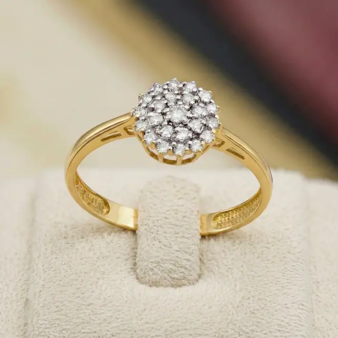Anel de Ouro com 23 Diamantes