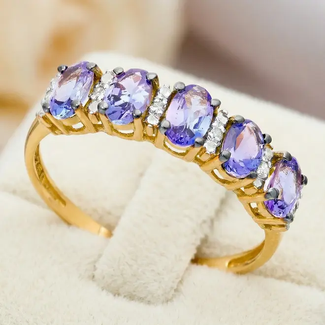 Meia Aliança de Ouro com Tanzanitas e 6 Diamantes