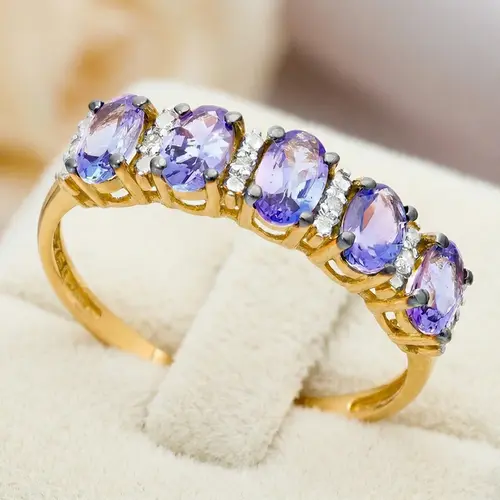 Meia Aliança de Ouro com Tanzanitas e 6 Diamantes