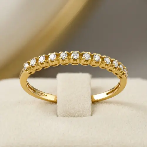 Meia Aliança de Ouro Amarelo com 12 Diamantes