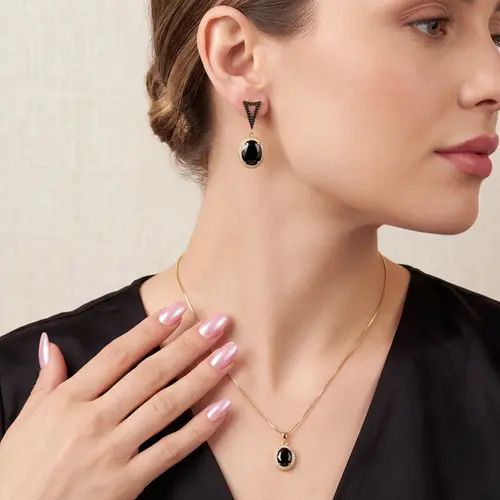 Conjunto Brincos e Pingente com Ônix e Cristais negros