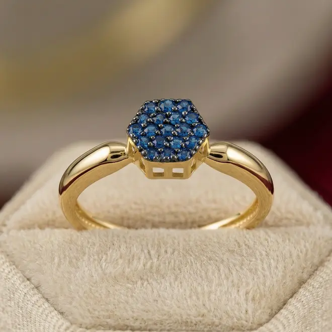 Anel de Ouro estilo Chuveiro Sextavado com 19 Safiras