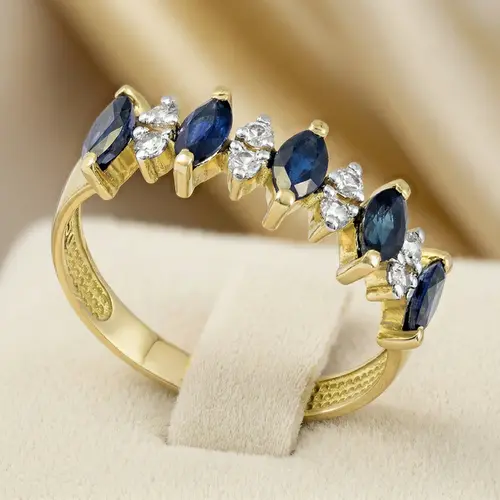 Meia Aliança de Ouro com 5 Safiras e 8 Diamantes
