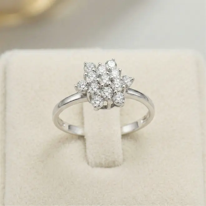 Anel Chuveiro de Ouro Branco com Diamantes