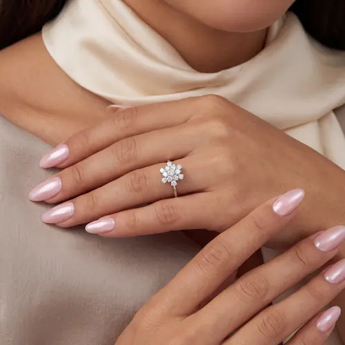 Anel Chuveiro de Ouro Branco com Diamantes Totalizando 39 pts