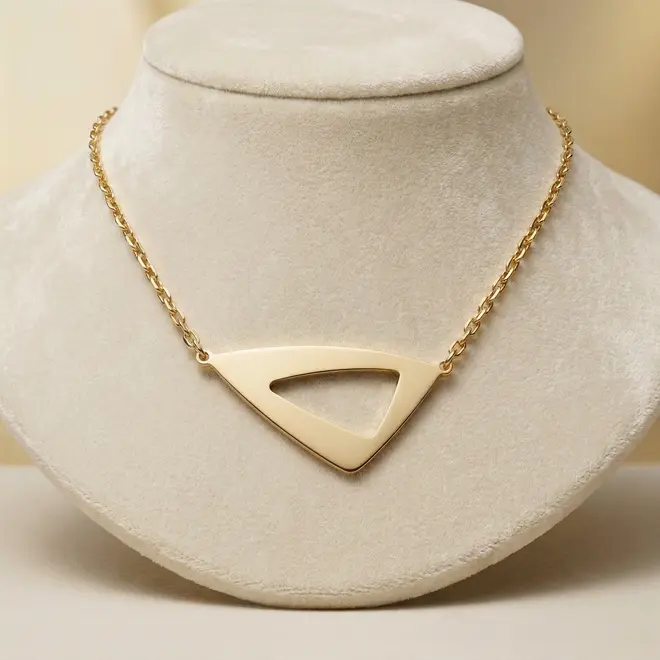 Corrente Elos Cartier com Triângulo em Ouro Amarelo