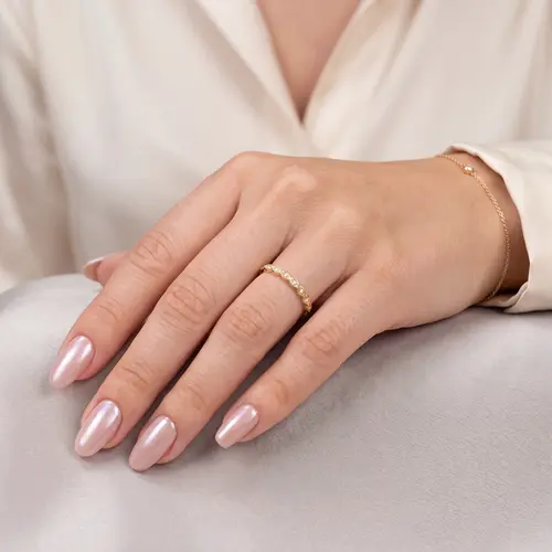 Meia Aliança de Ouro modelo Trançado com 7 Diamantes