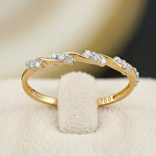 Meia Aliança de Ouro modelo trançado com 15 Diamantes
