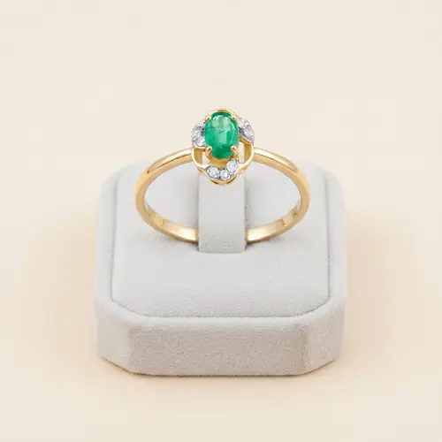 Anel de Ouro com Diamantes e Esmeralda de 23 Pts