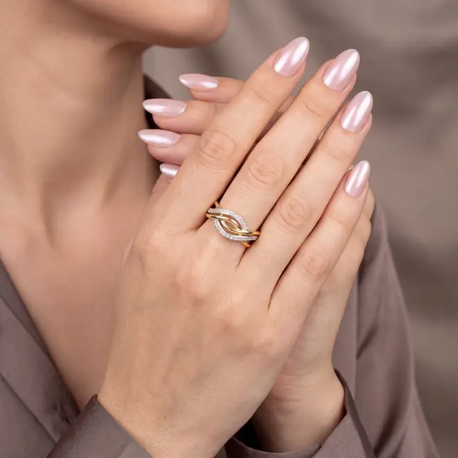 Anel de Ouro modelo Trançado com 24 Pts em Diamantes