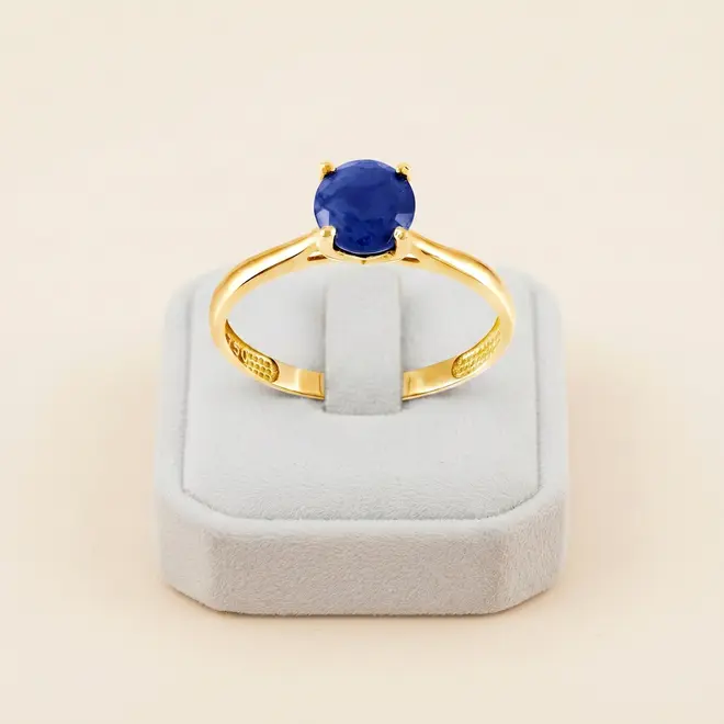 Anel Solitário de Ouro com Safira de 1,04 Ct