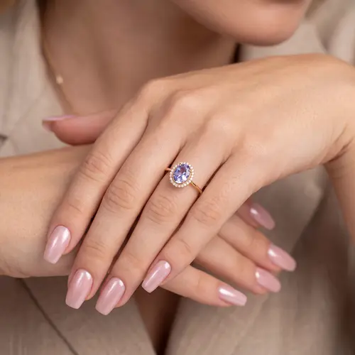 Anel de Ouro com 24 Diamantes e Tanzanita de 1,30 Ct