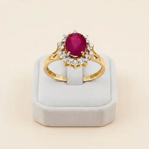 Anel de Ouro com Diamantes e Rubi de 1,68 Ct
