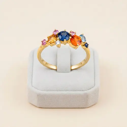 Meia Aliança de Ouro Amarelo com 1 Diamante e 8 Gemas Brasileiras