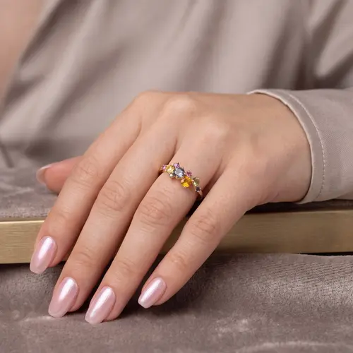 Meia Aliança de Ouro Amarelo com 1 Diamante e 8 Gemas Brasileiras