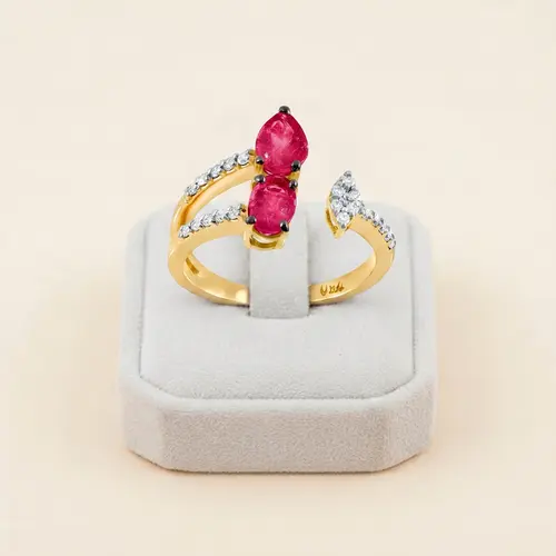 Anel de Ouro Amarelo com 21 Diamantes e 1,3 ct em Rubis