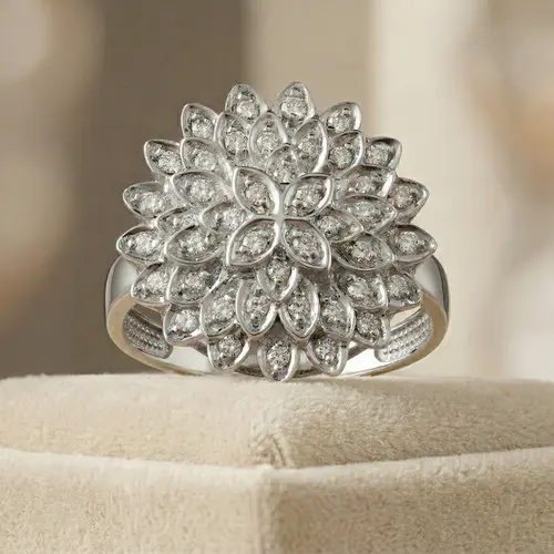 Anel Chuveiro de Ouro Branco com 50 Pts em Diamantes