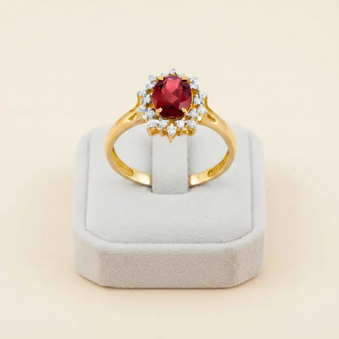 Anel de Ouro com 20 Diamantes e Granada de 2,0 Cts
