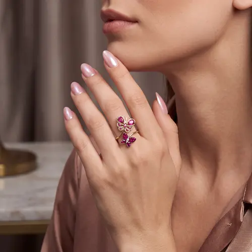 Anel Borboletas de Ouro com 54 Diamantes e 1,5 Ct em Rubis