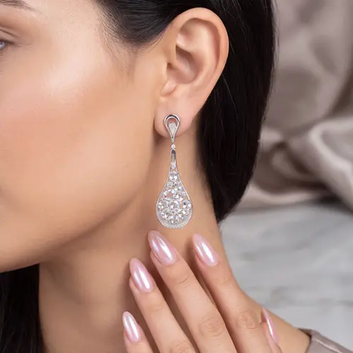 Par de Brincos de Ouro Branco com Diamantes e 10,84 Cts em Águas Marinhas