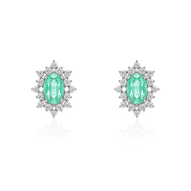Par de Brincos de Ouro Branco com Diamantes e 80 Pts em Esmeraldas