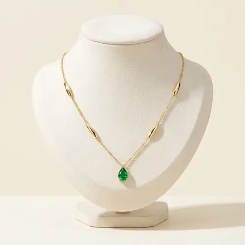 Colar de Ouro Amarelo com Plaquinhas e Jade Gota