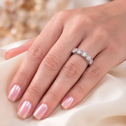 Meia Aliança de Ouro Branco com 5 Diamantes