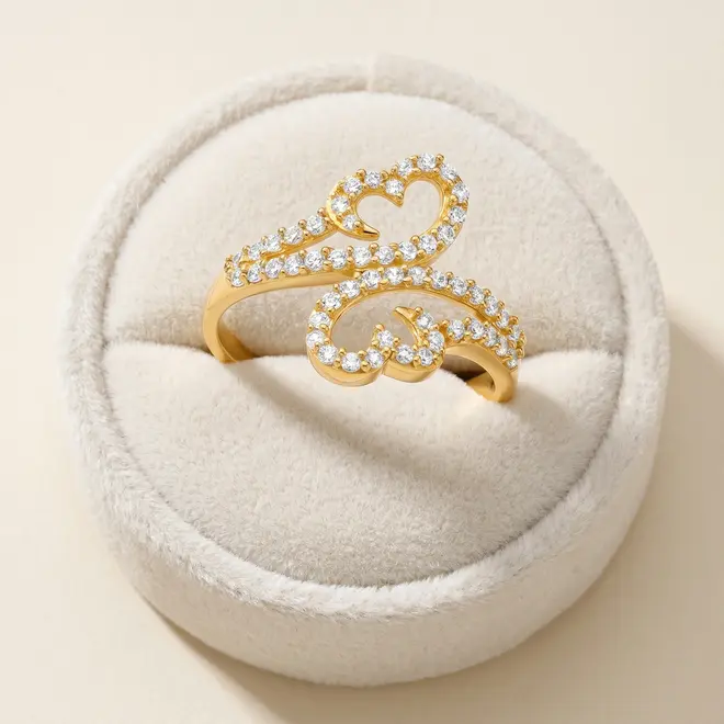 Anel Corações de Ouro Amarelo com Cristais