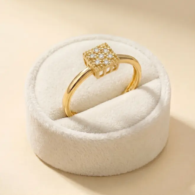Anel Chuveiro de Ouro Amarelo com 7 Diamantes