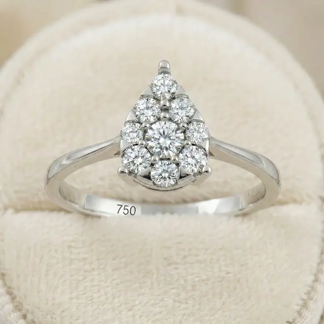 Anel Chuveiro de Ouro Branco com 40 pts em Diamantes
