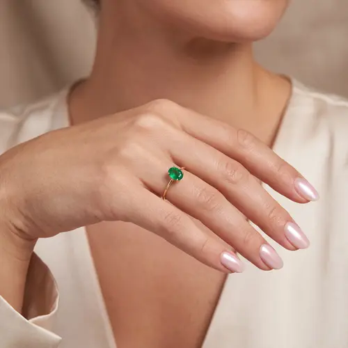 Anel de Ouro com Esmeralda oval de 77 Pts Esmeralda