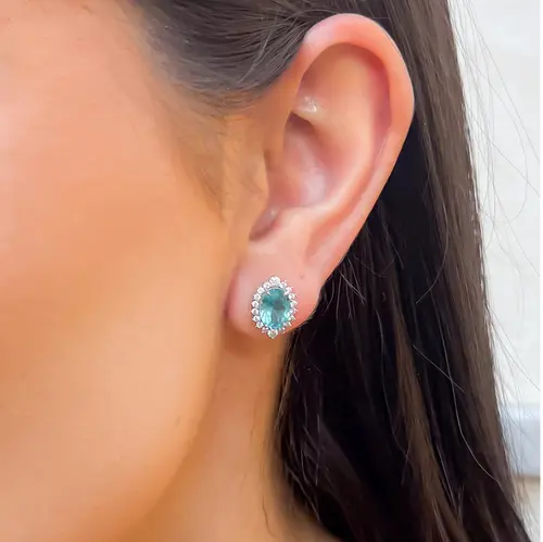 Par de Brincos de Ouro Branco com 36 Diamantes e Turmalinas Azuis