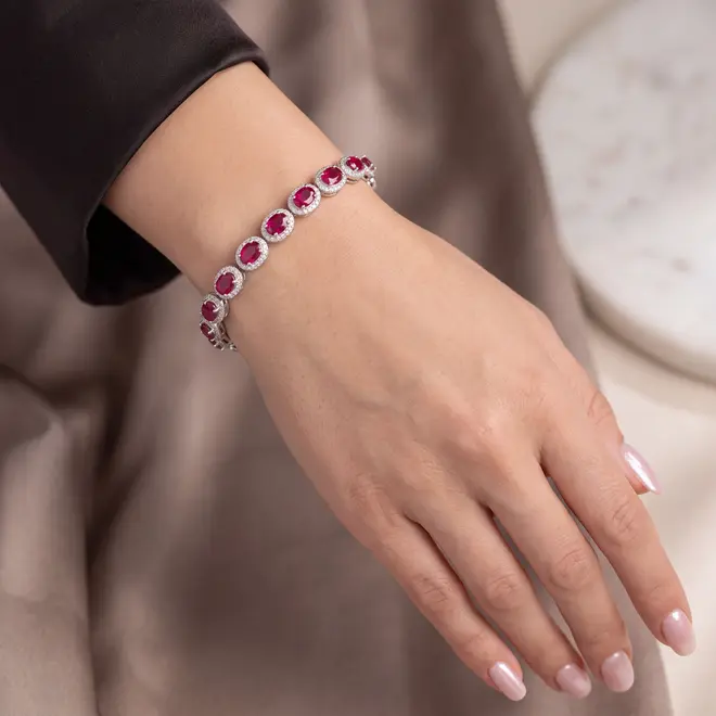 Pulseira de Ouro Branco com 1,51 ct em Diamantes e 10,92 ct em Rubis