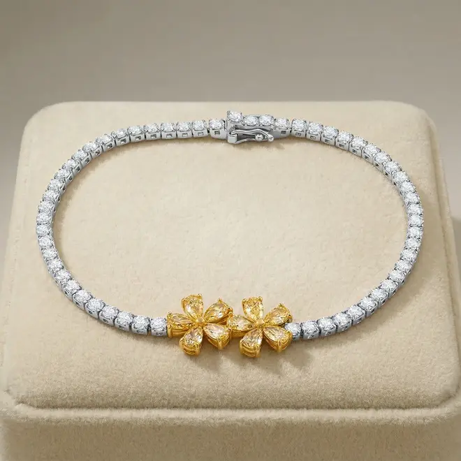Pulseira de Ouro Branco com 3,377 ct em Diamantes Brancos e 1,409 ct em Diamantes Amarelos