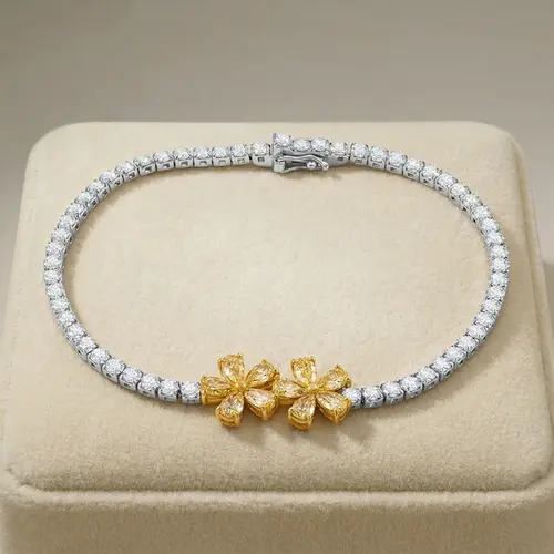 Pulseira de Ouro Branco com 3,377 ct em Diamantes Brancos e 1,409 ct em Diamantes Amarelos