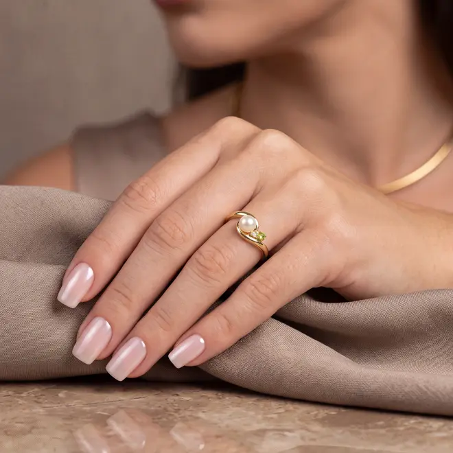 Anel de Ouro Amarelo com Topázio Branco, Savorita e Pérola de 5 mm