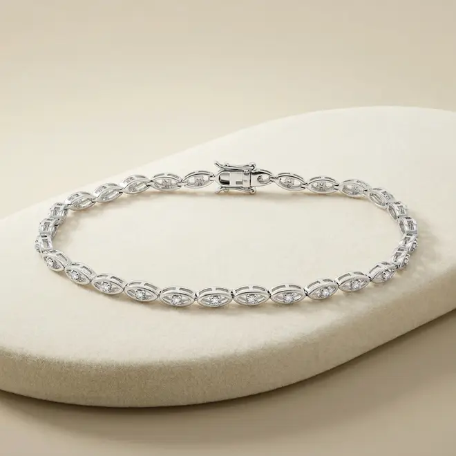 Pulseira Navete de Ouro Branco com 28 Diamantes