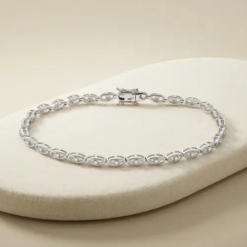 Pulseira Navete de Ouro Branco com 28 Diamantes