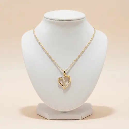 Pingente Coração Trabalhado em Ouro Amarelo com 8 Diamantes
